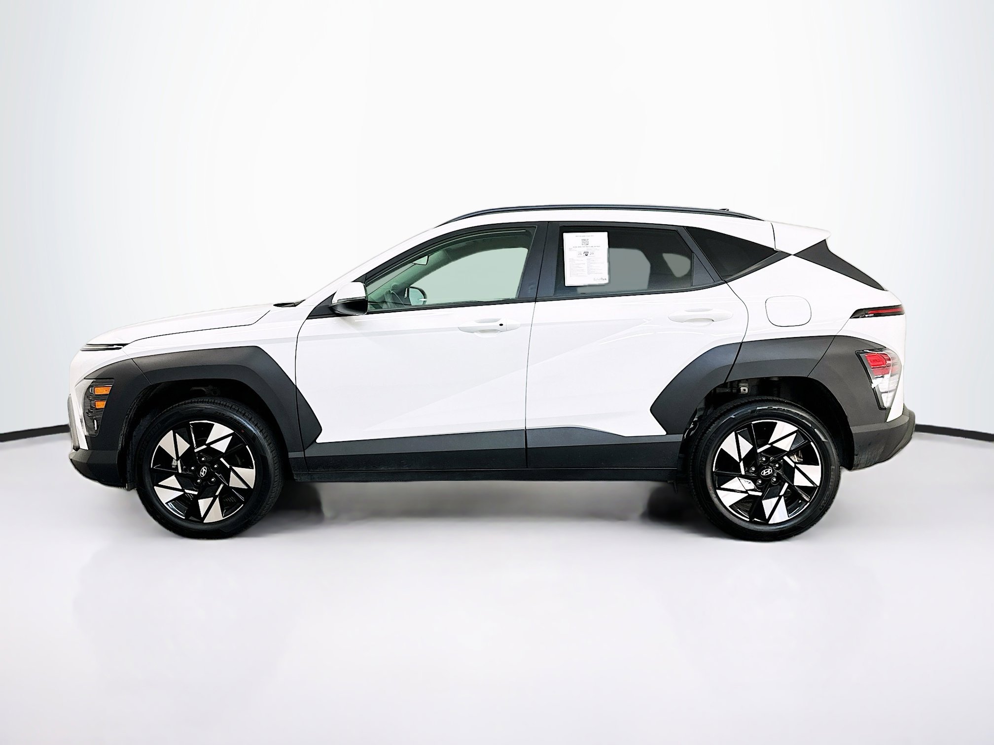 Used 2025 Hyundai Kona SEL image 4