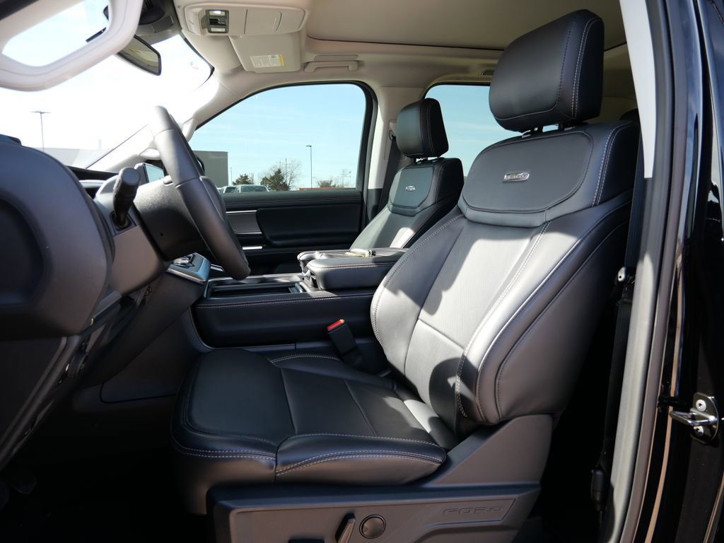 New 2025 Ford Expedition Platinum w/ Driver's Package image 15