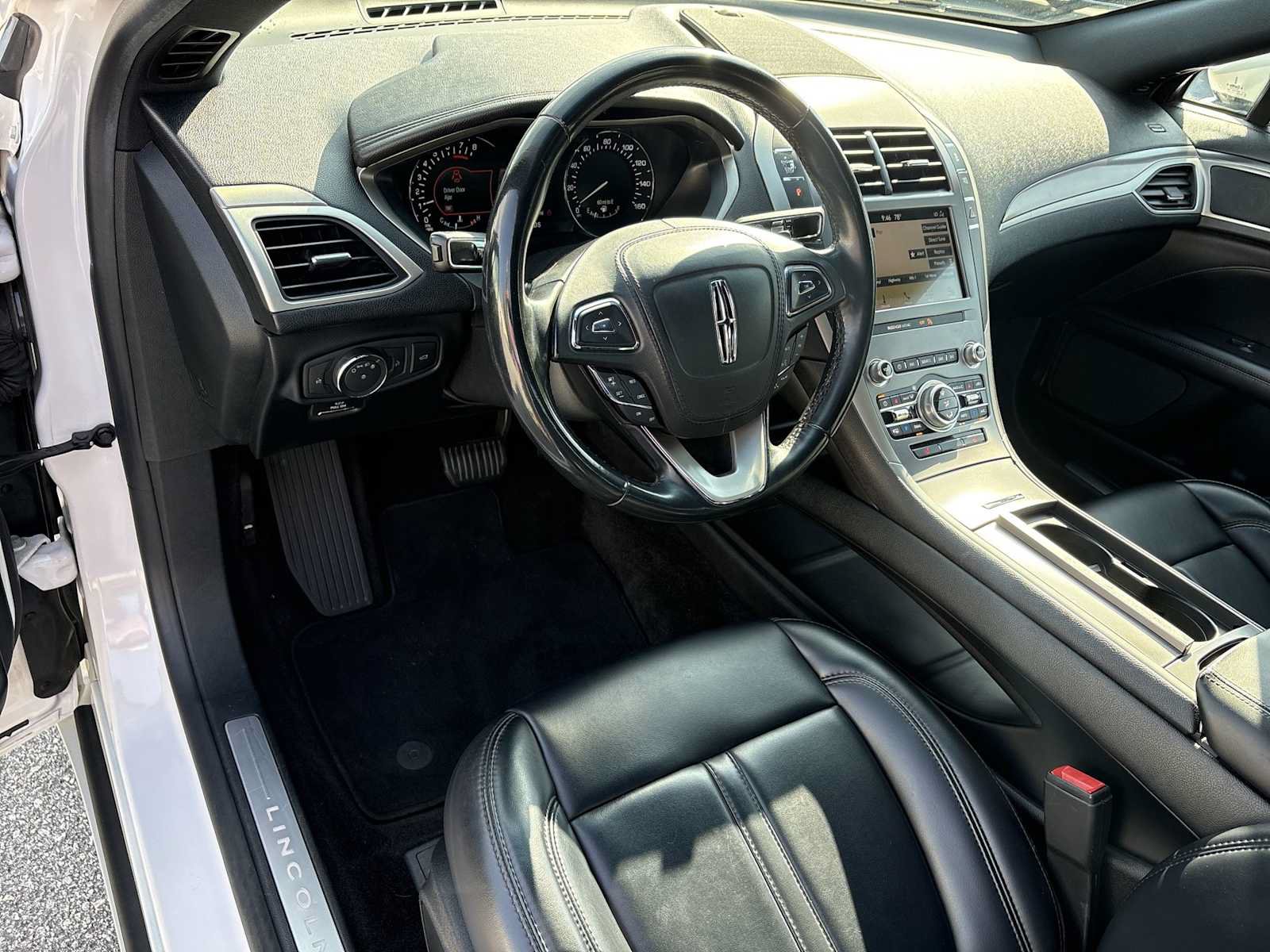 Used 2019 Lincoln MKZ Premiere FWD image 10