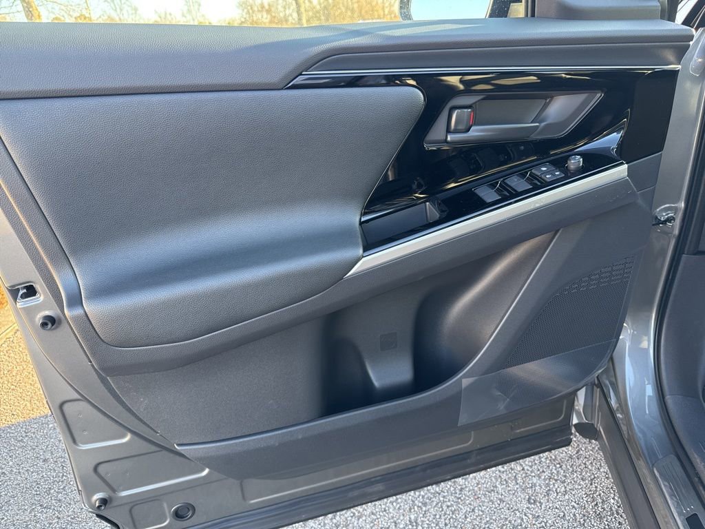 Used 2025 Toyota bZ4X AWD w/ Weather Package image 11