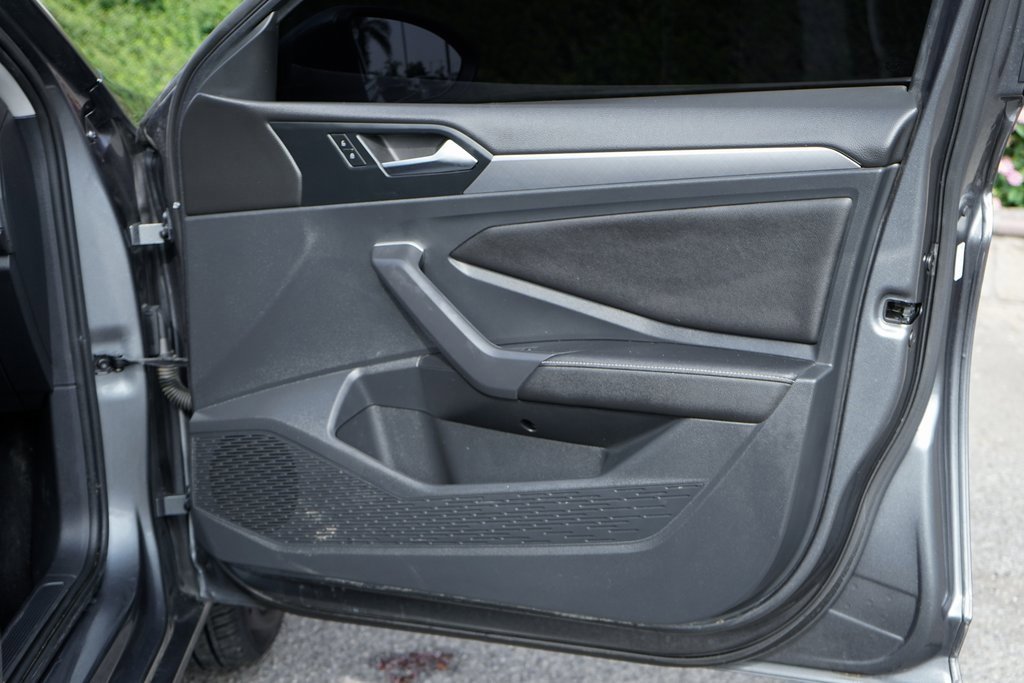 Used 2022 Volkswagen Jetta SE image 41