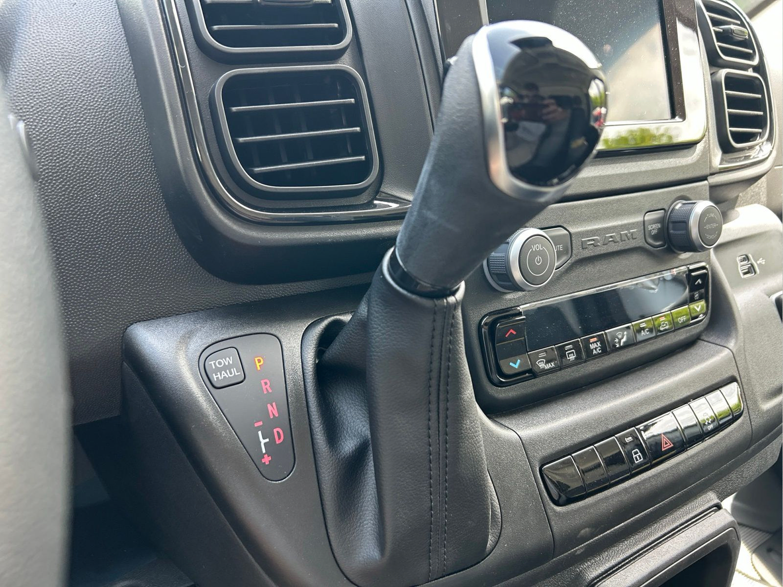 New 2026 RAM ProMaster 2500 w/ Convenience Group FWD image 16