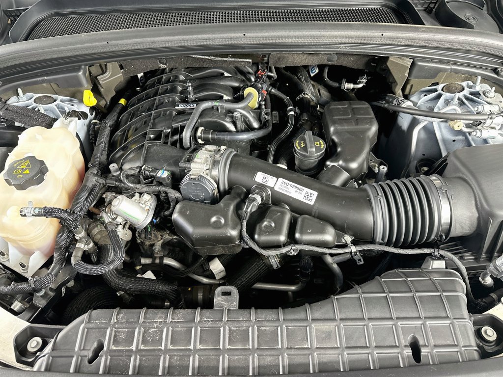 Used 2023 Jeep Grand Cherokee Laredo AWD/4WD image 32