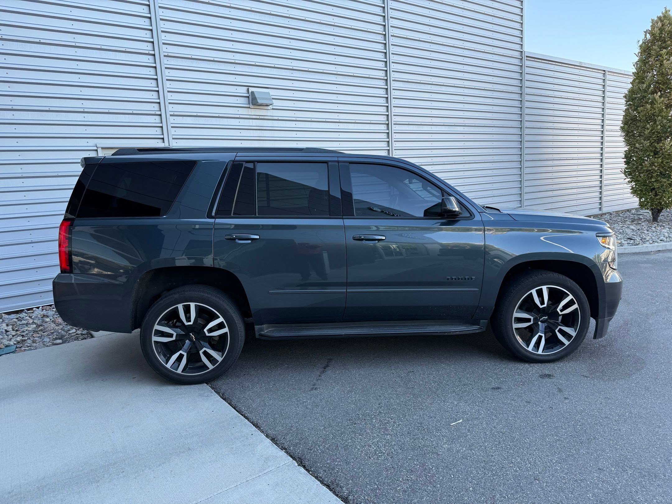 Used 2020 Chevrolet Tahoe Premier w/ 6.2L Performance Package image 7