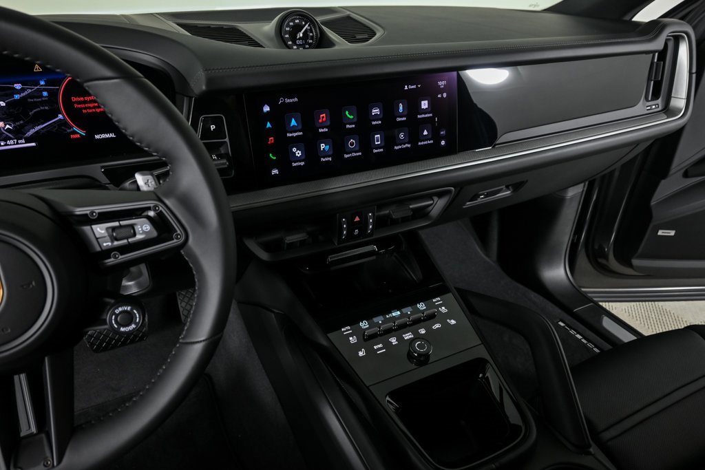 New 2025 Porsche Cayenne Coupe image 13