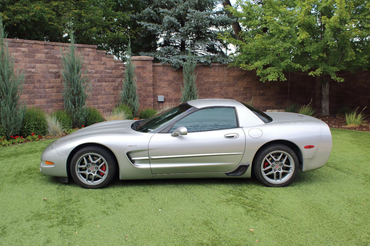 Used 2004 Chevrolet Corvette Z06 w/ Memory Package RWD image 22
