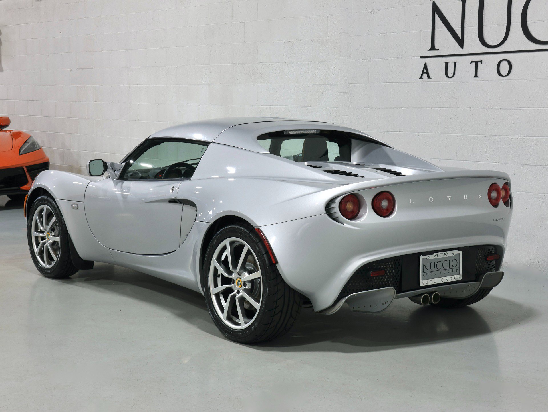Used 2005 Lotus Elise image 9