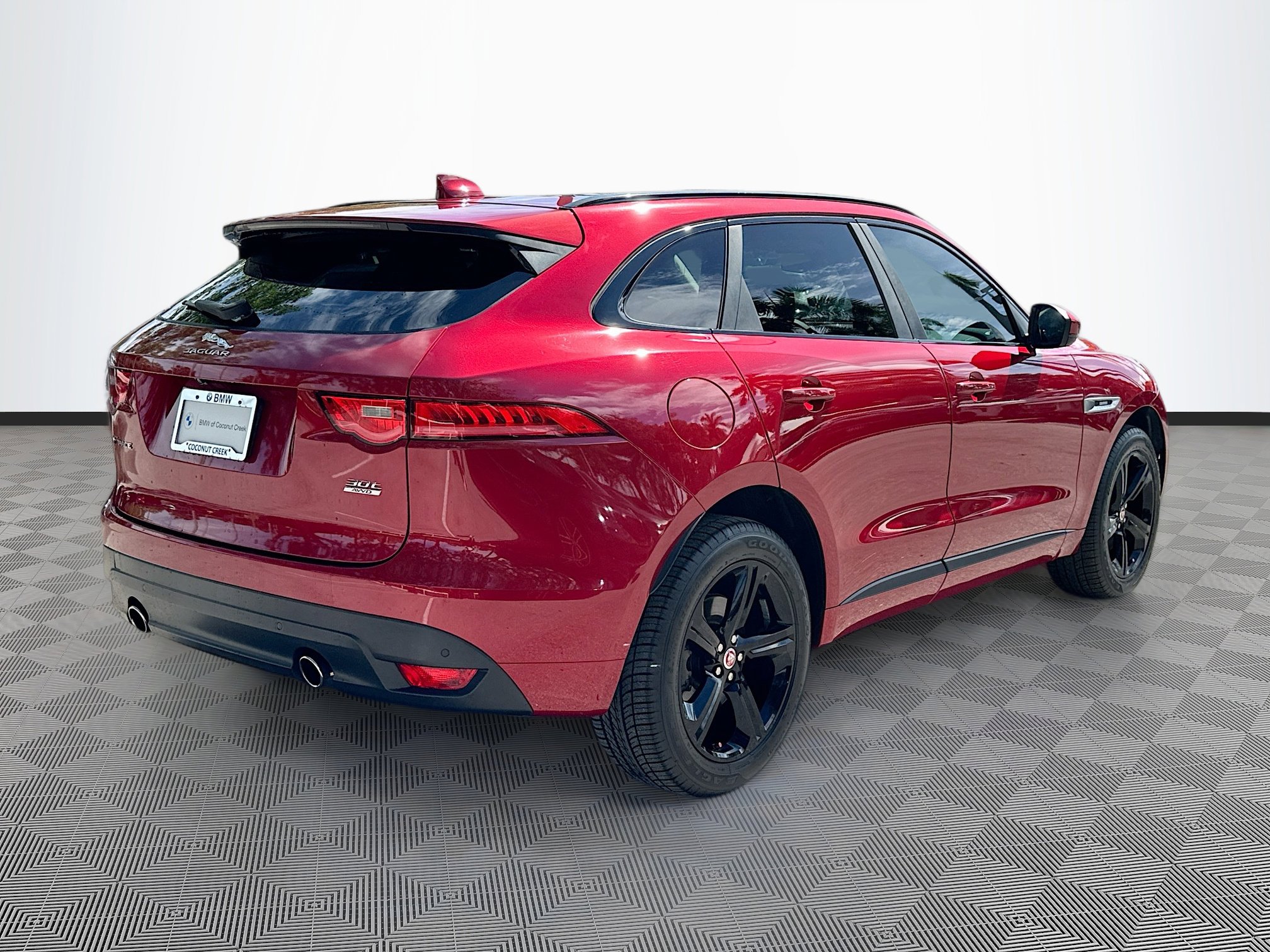 Used 2018 Jaguar F-PACE R-Sport image 7