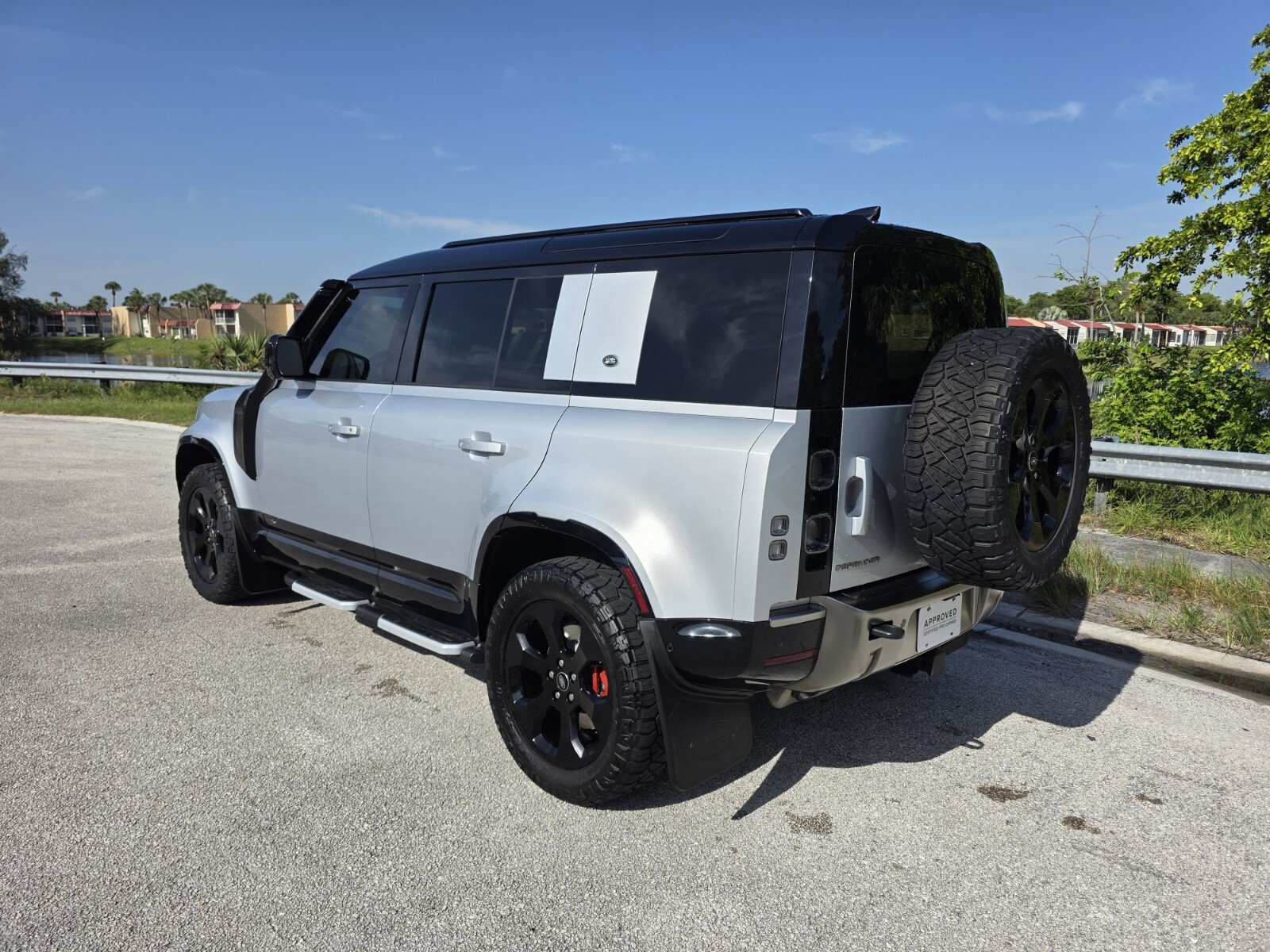 Used 2021 Land Rover Defender 110 X AWD/4WD image 2