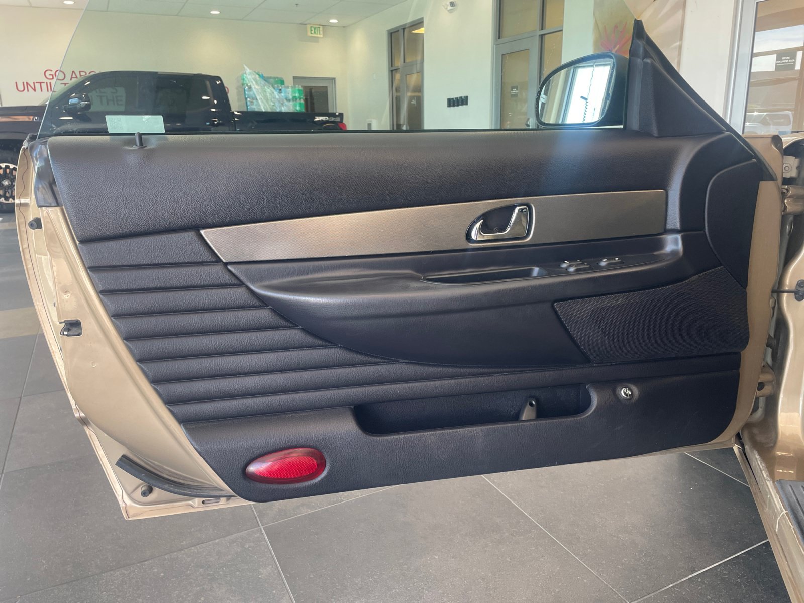 Used 2005 Ford Thunderbird RWD image 12
