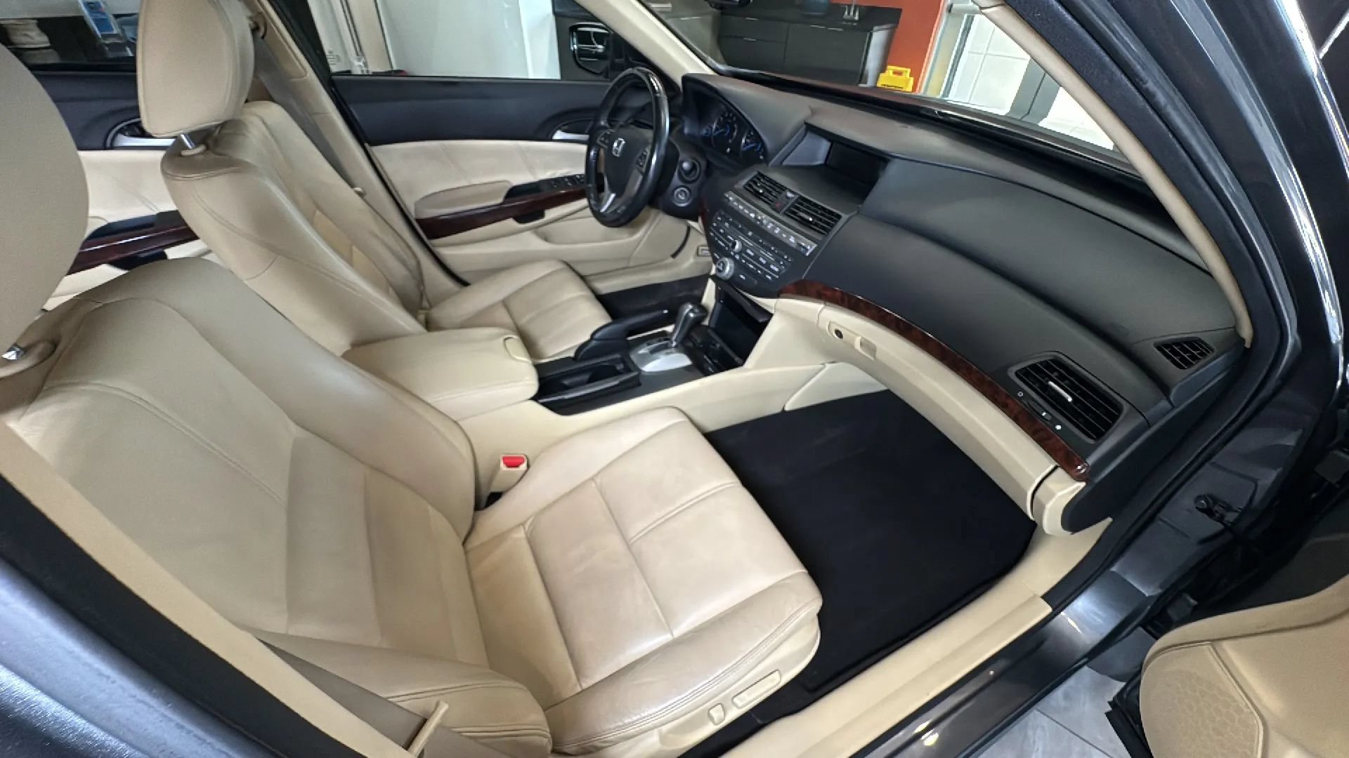 Used 2010 Honda Crosstour EX-L image 24