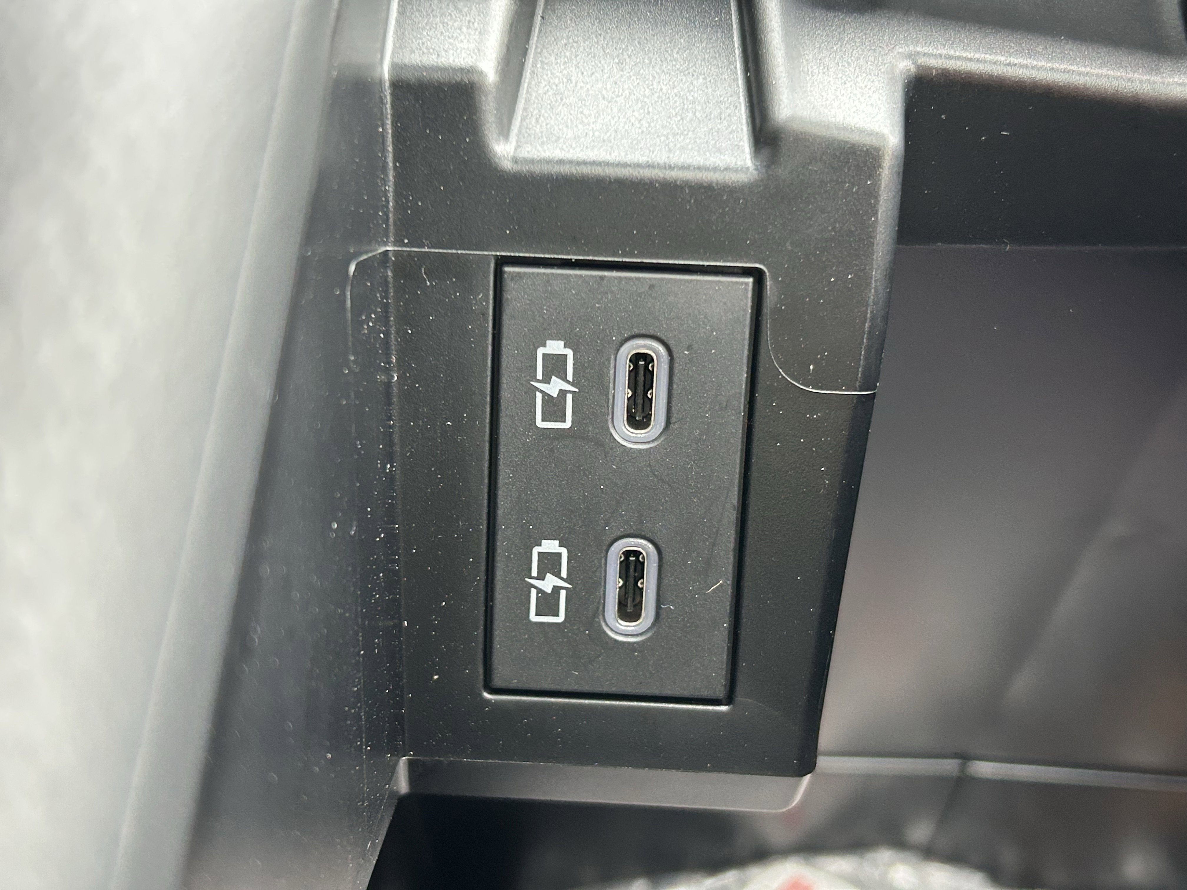 Used 2025 Toyota Sienna Limited image 36