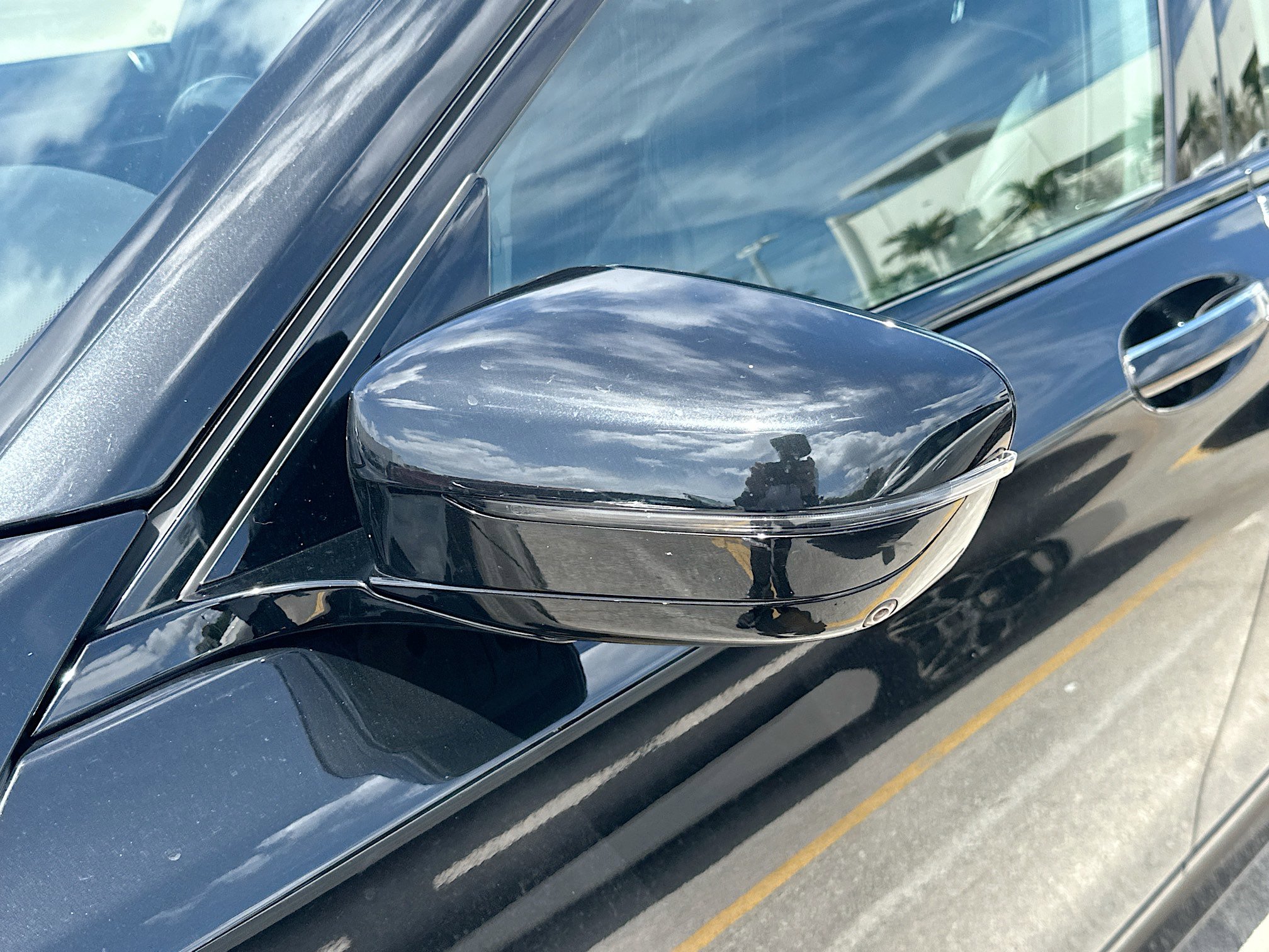 Used 2020 BMW 750i xDrive w/ Executive Package image 8