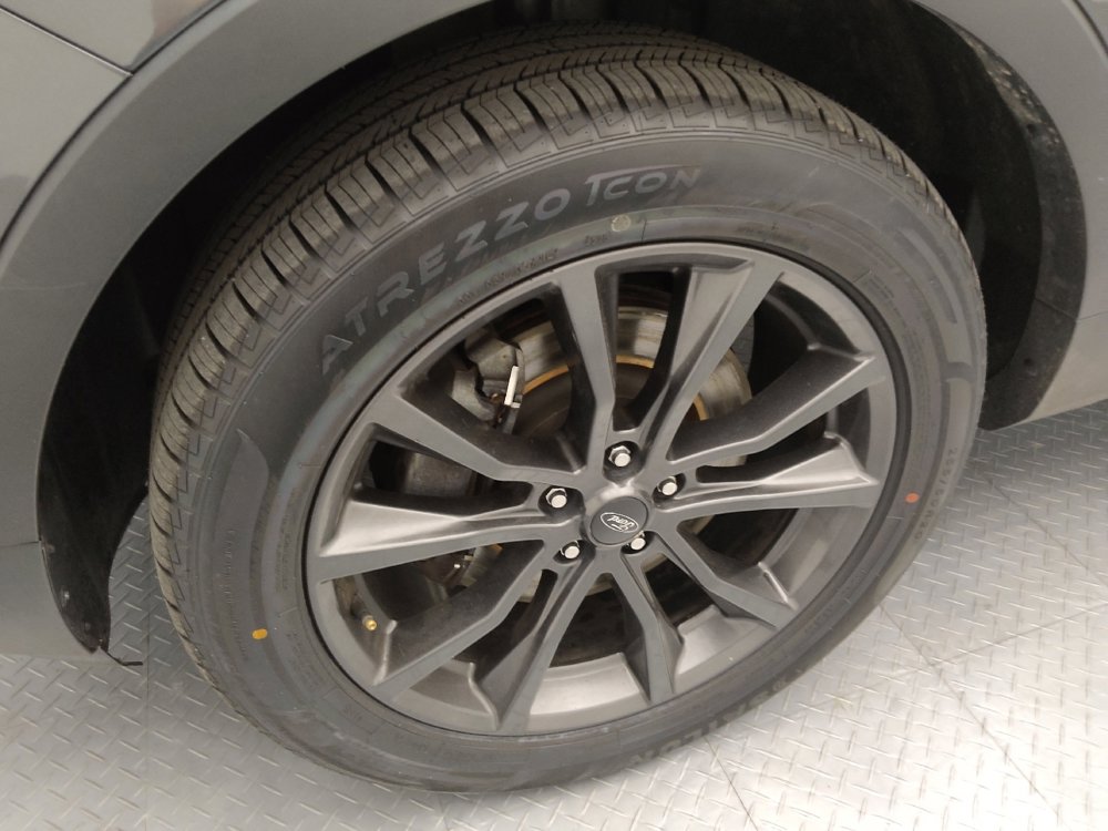 Used 2018 Ford Explorer XLT w/ Equipment Group 202A image 31