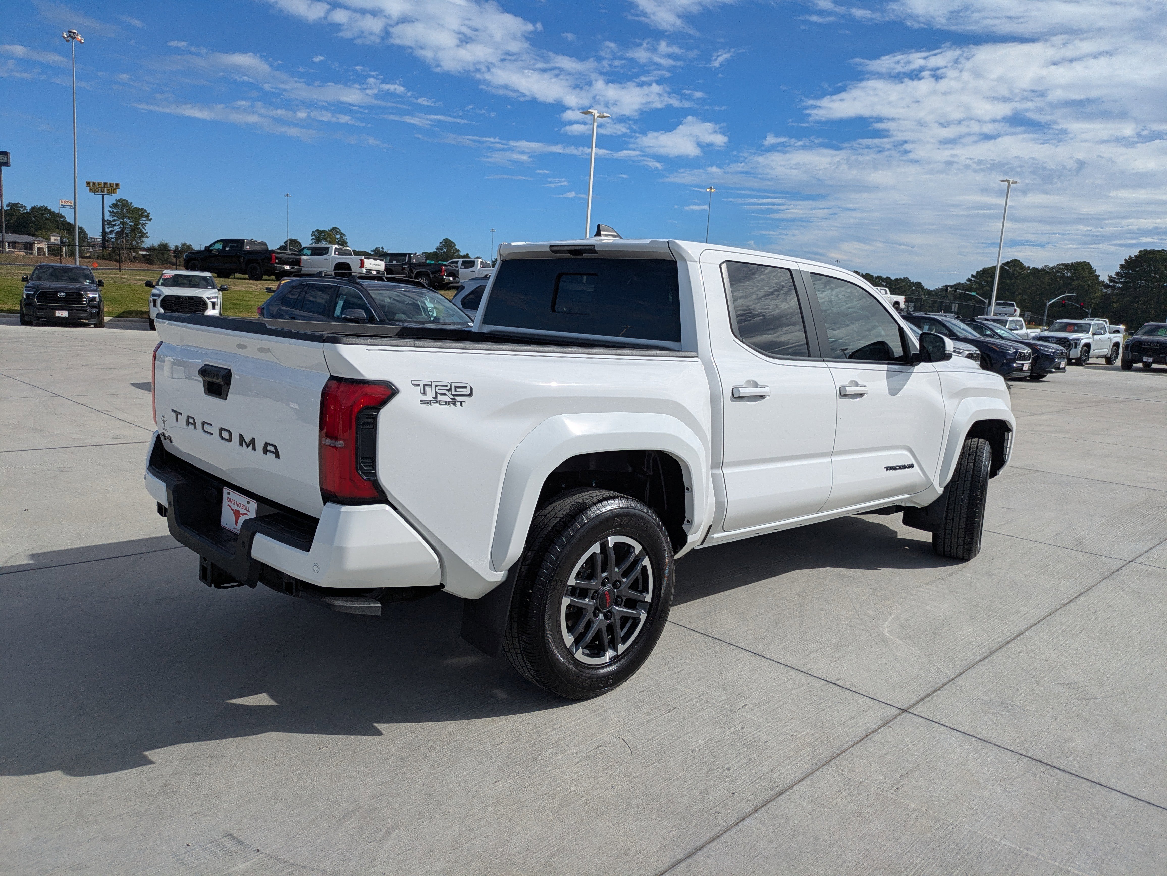 Used 2024 Toyota Tacoma TRD Sport w/ TRD Sport Upgrade Package image 8