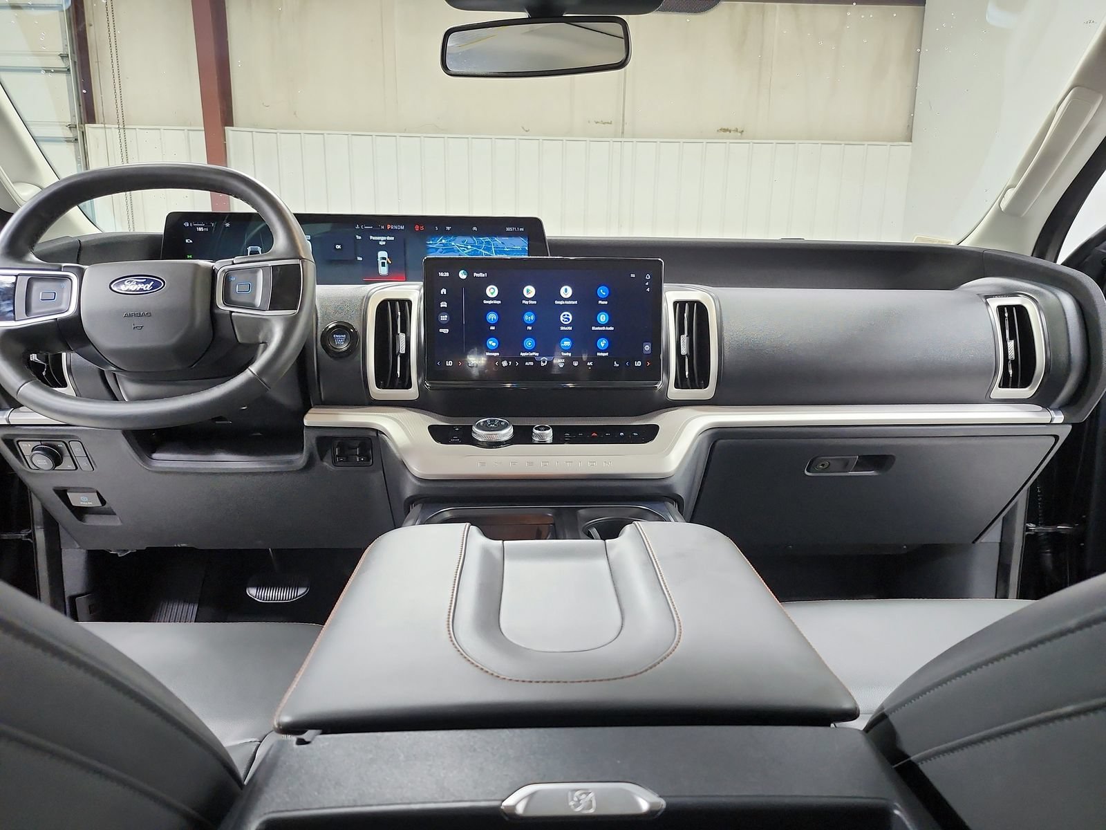 Used 2025 Ford Expedition Active AWD/4WD image 28