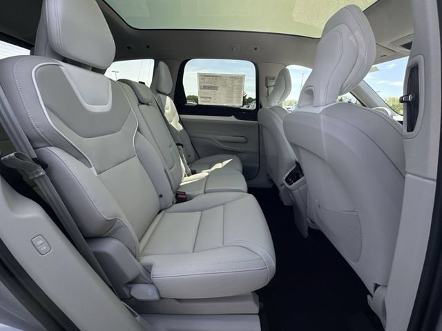 New 2026 Volvo EX90 Plus RWD image 28