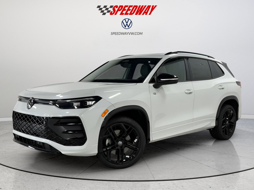 Certified 2025 Volkswagen Tiguan SE R-Line AWD/4WD image 3