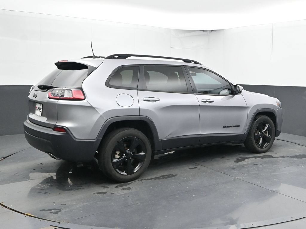 Used 2019 Jeep Cherokee Latitude Plus FWD image 3