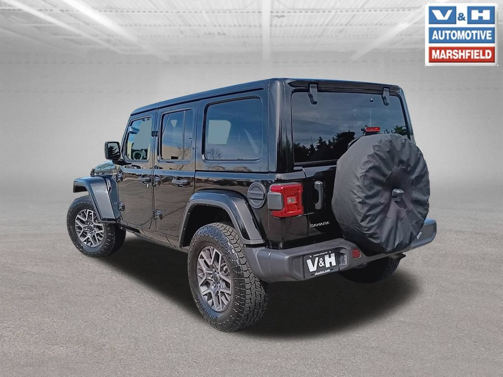 Used 2025 Jeep Wrangler Unlimited Sahara AWD/4WD image 24