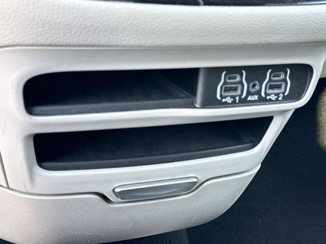 Used 2024 Chrysler Pacifica Limited FWD image 26