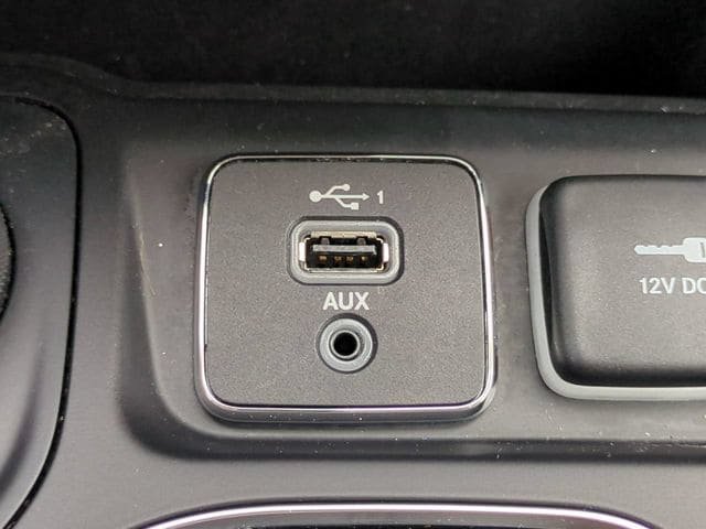 Used 2020 Jeep Cherokee Limited AWD/4WD image 23