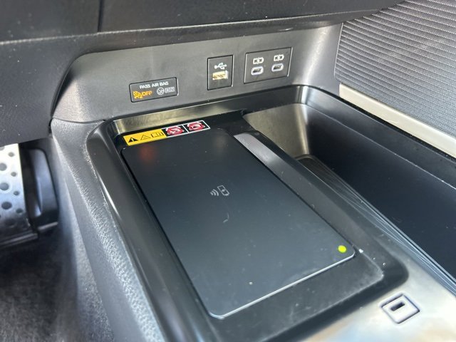 Used 2025 Toyota Camry SE image 23