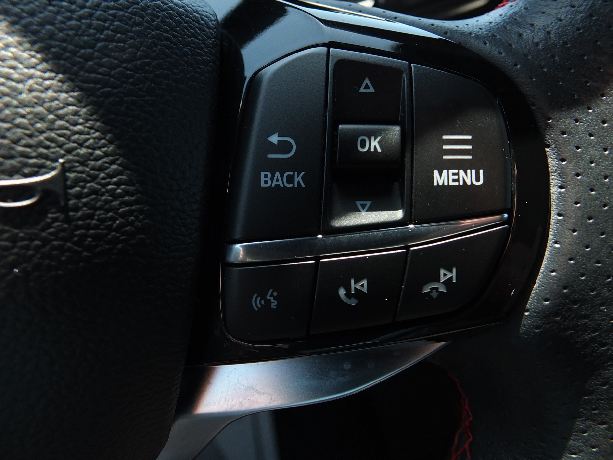 Used 2025 Ford Explorer ST-Line w/ Premium Package AWD/4WD image 23