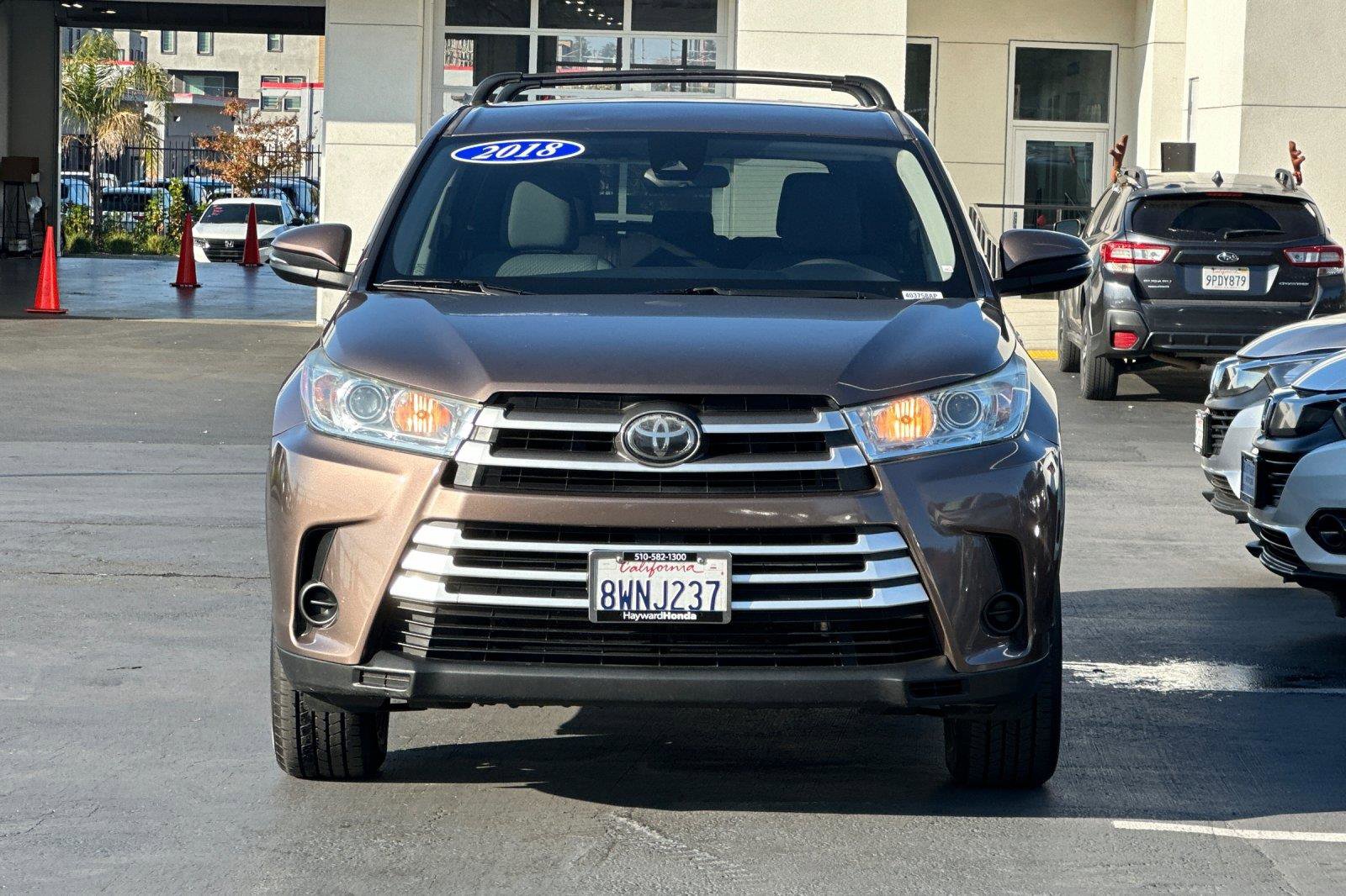 Used 2018 Toyota Highlander LE w/ Carpet Mat Package (TMS) image 8