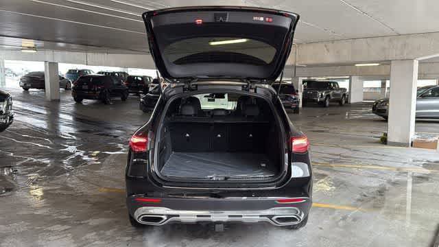 Used 2025 Mercedes-Benz GLC 300 4MATIC image 7