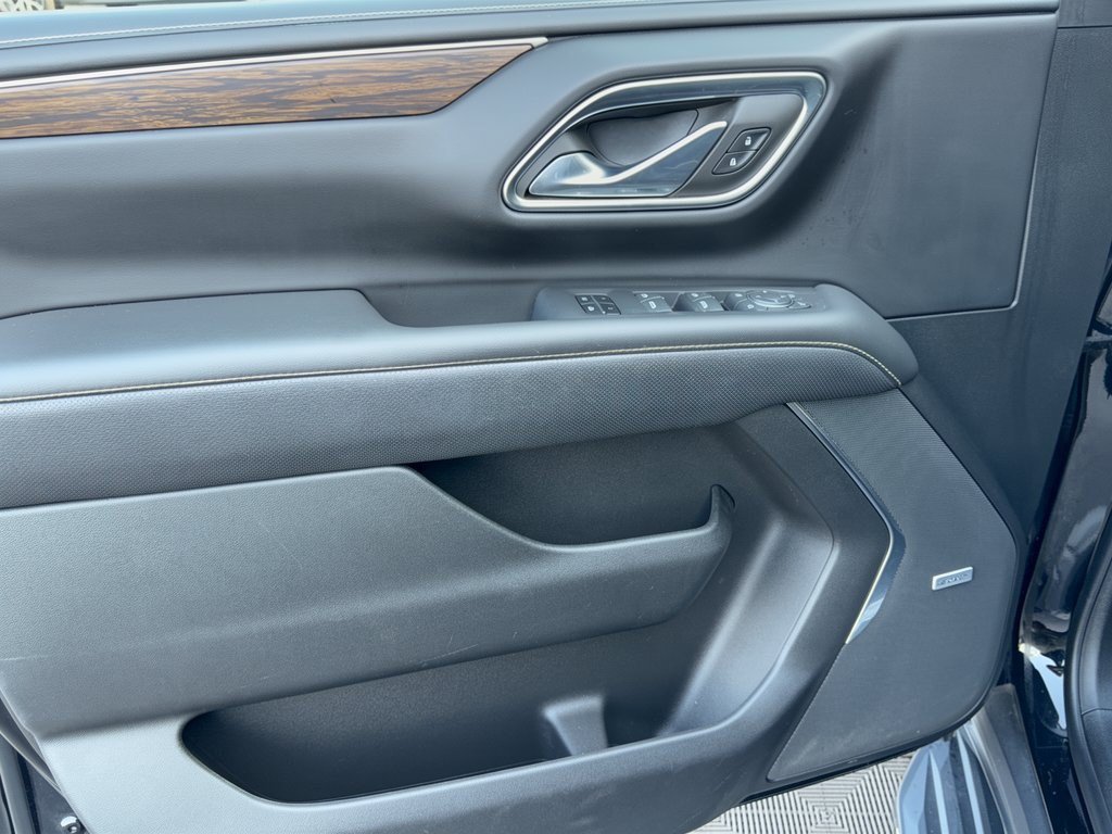 Used 2023 Chevrolet Tahoe Premier RWD image 14