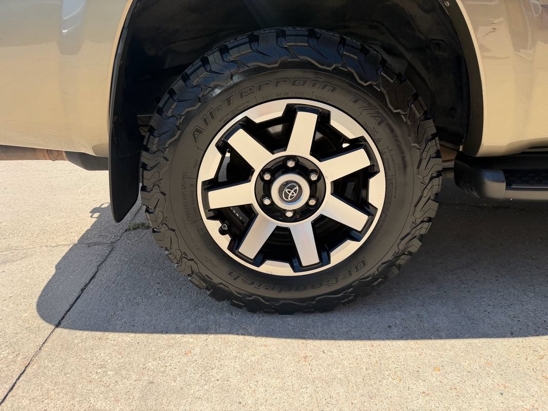 Used 2008 Toyota 4Runner SR5 AWD/4WD image 40