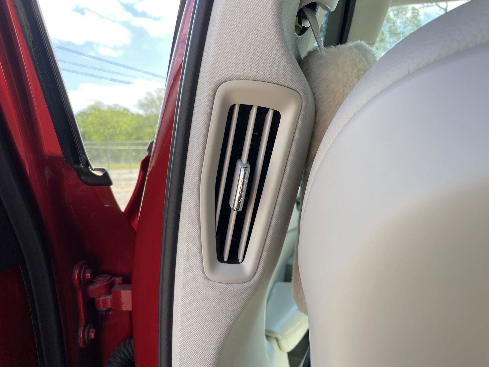 Used 2020 Volvo S60 T6 Momentum image 37