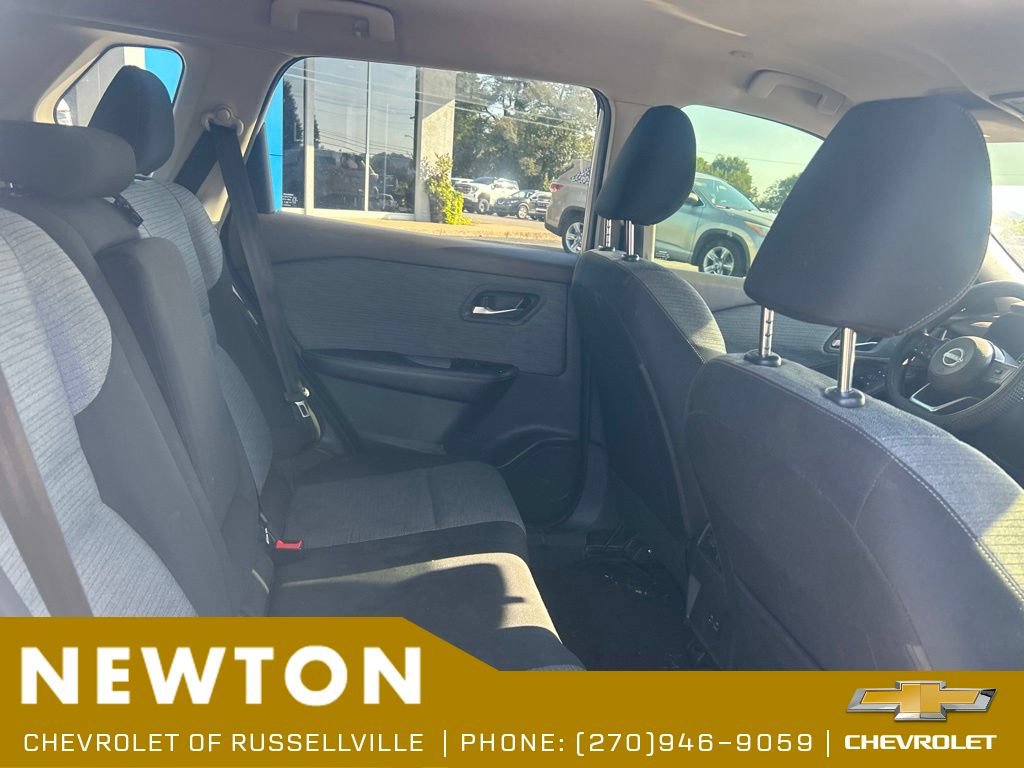 Used 2023 Nissan Rogue SV AWD/4WD image 9