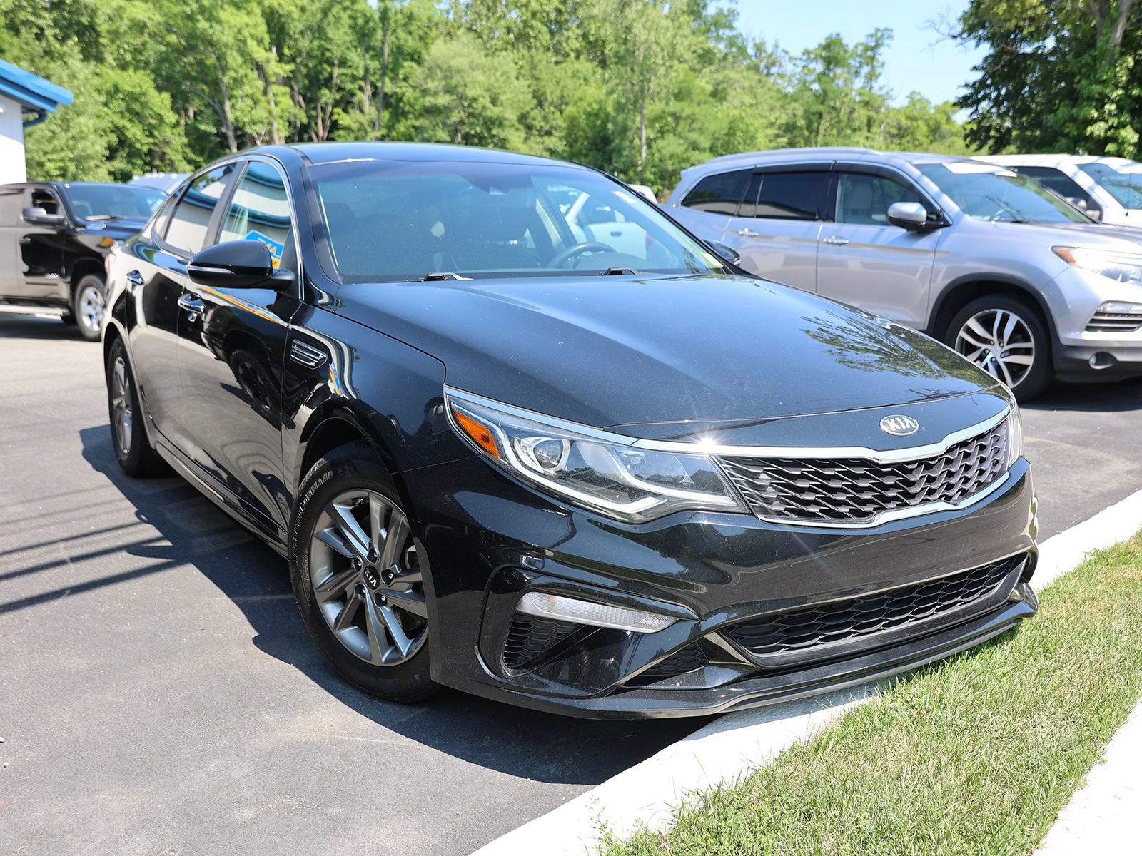 Used 2020 Kia Optima LX FWD image 1