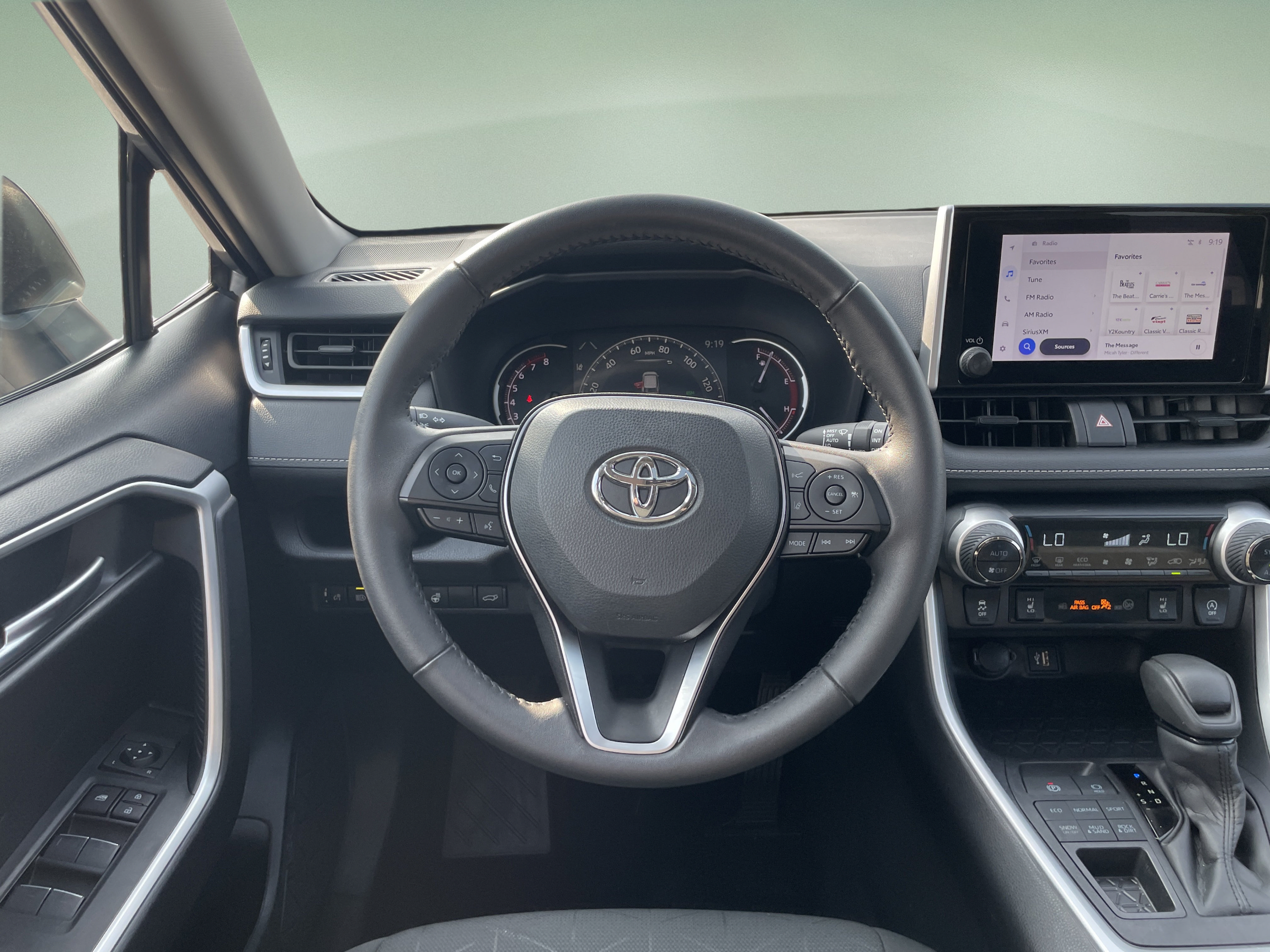 Used 2024 Toyota RAV4 XLE w/ Convenience Package AWD/4WD image 33