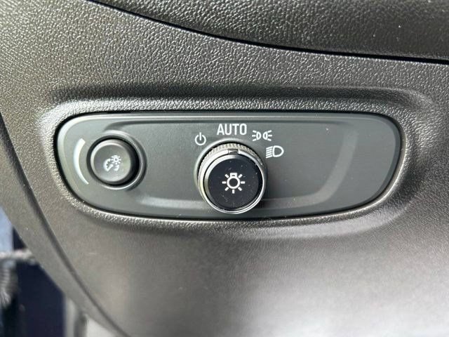 Used 2021 Chevrolet Equinox LS w/ LS Convenience Package AWD/4WD image 18