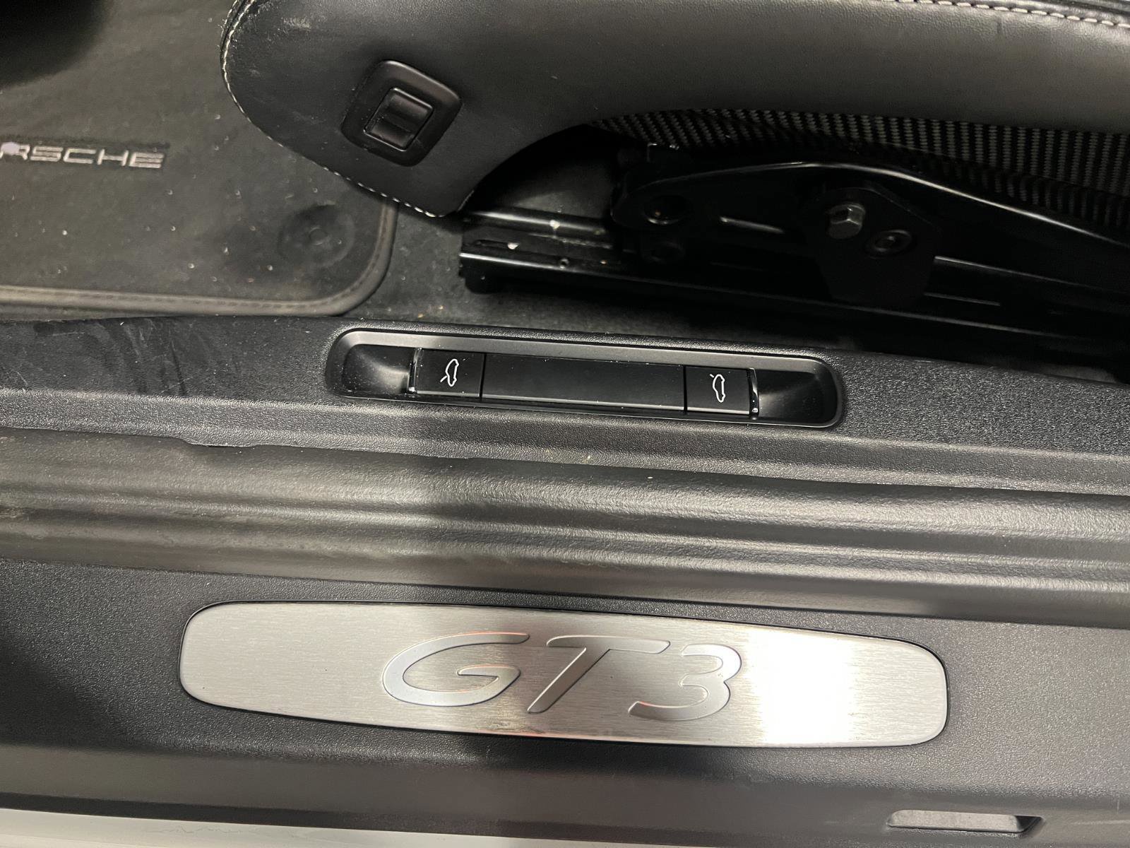 Used 2018 Porsche 911 GT3 image 24