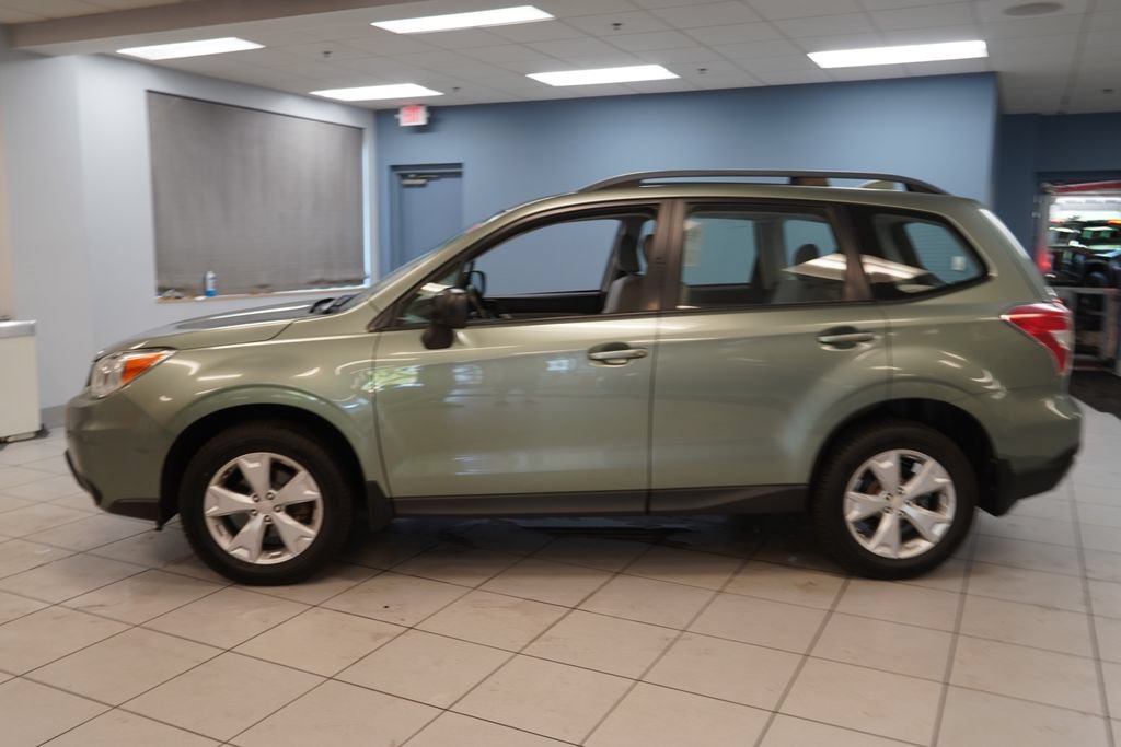 Used 2016 Subaru Forester 2.5i w/ Alloy Wheel Package AWD/4WD image 2