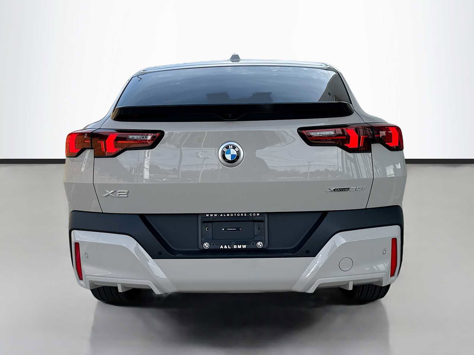 New 2026 BMW X2 xDrive28i AWD/4WD image 4
