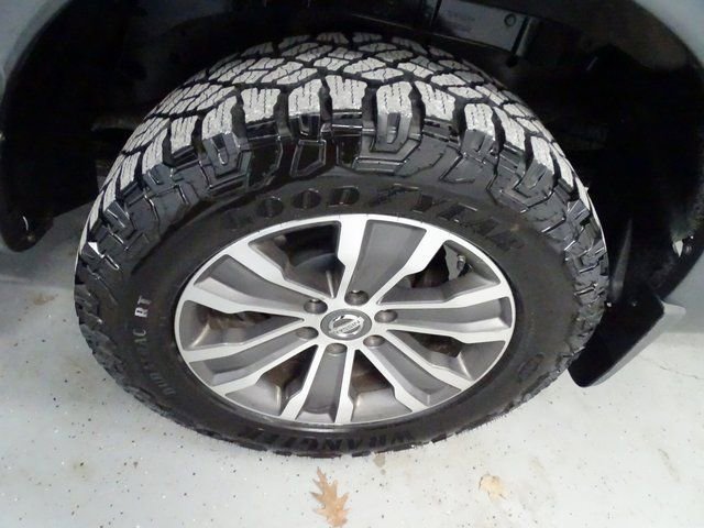 Used 2017 Nissan Titan SL w/ SL Towing Convenience Package image 25