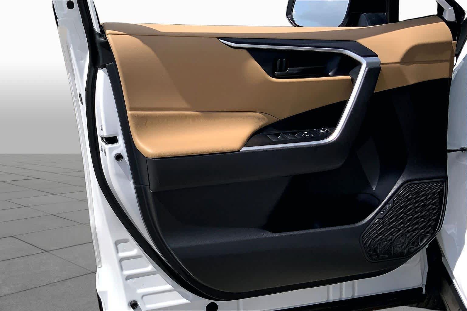 Certified 2025 Toyota RAV4 LE AWD/4WD image 21