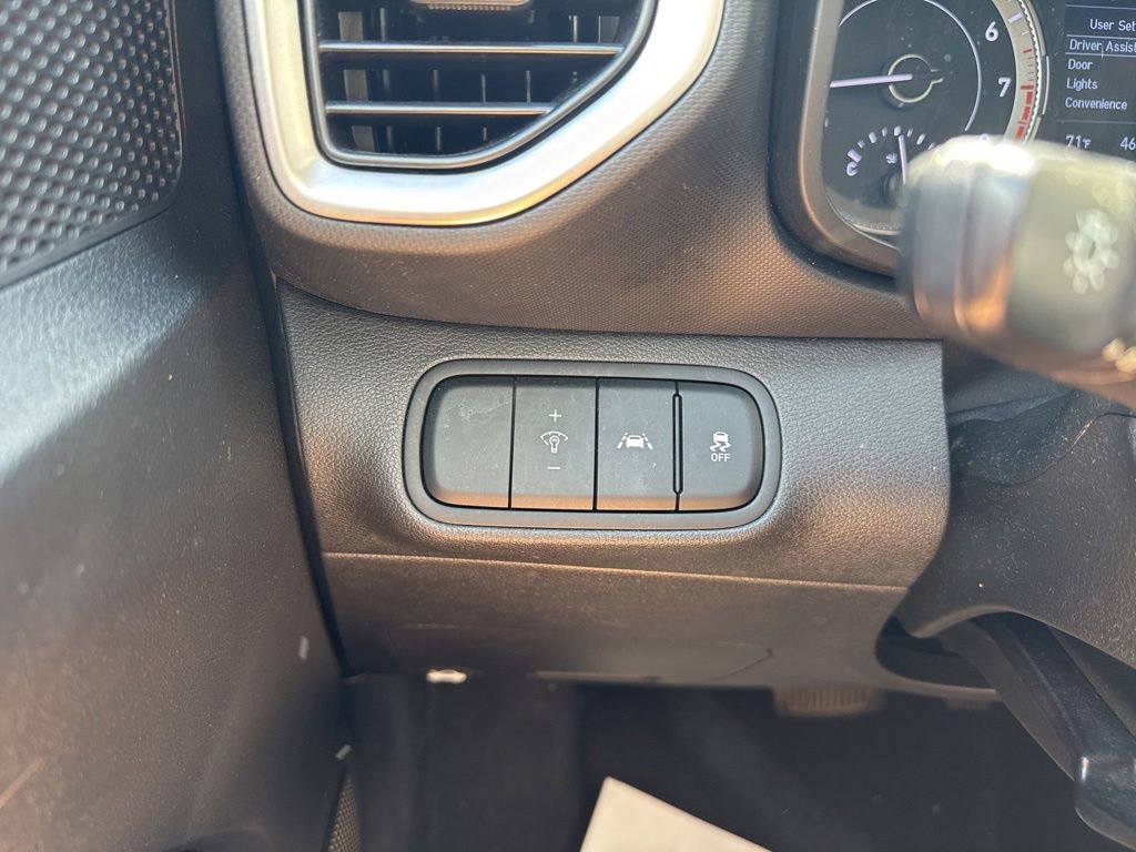 Used 2021 Hyundai Venue SE FWD image 38