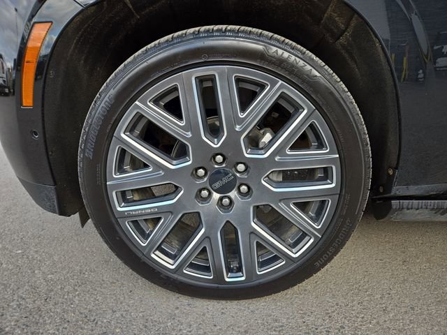 Used 2025 GMC Yukon Denali Ultimate w/ LPO, Floor Liner Package image 7