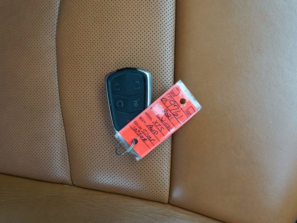 Used 2021 Cadillac XT5 Premium Luxury w/ LPO, Floor Liner Package AWD/4WD image 37