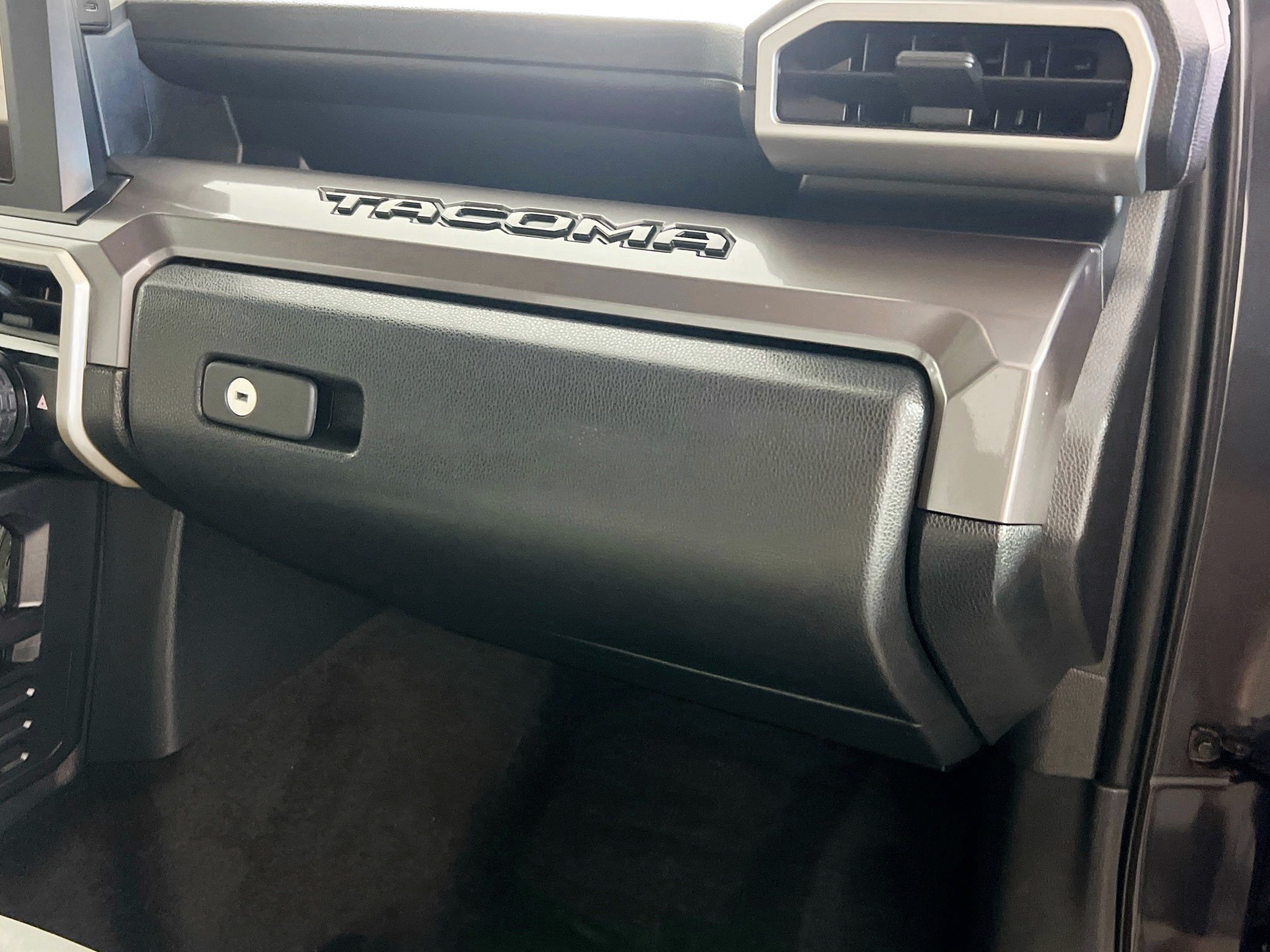 Used 2024 Toyota Tacoma SR5 RWD image 34