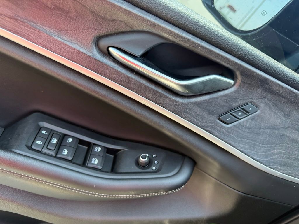 Used 2021 Jeep Grand Cherokee L Limited RWD image 9