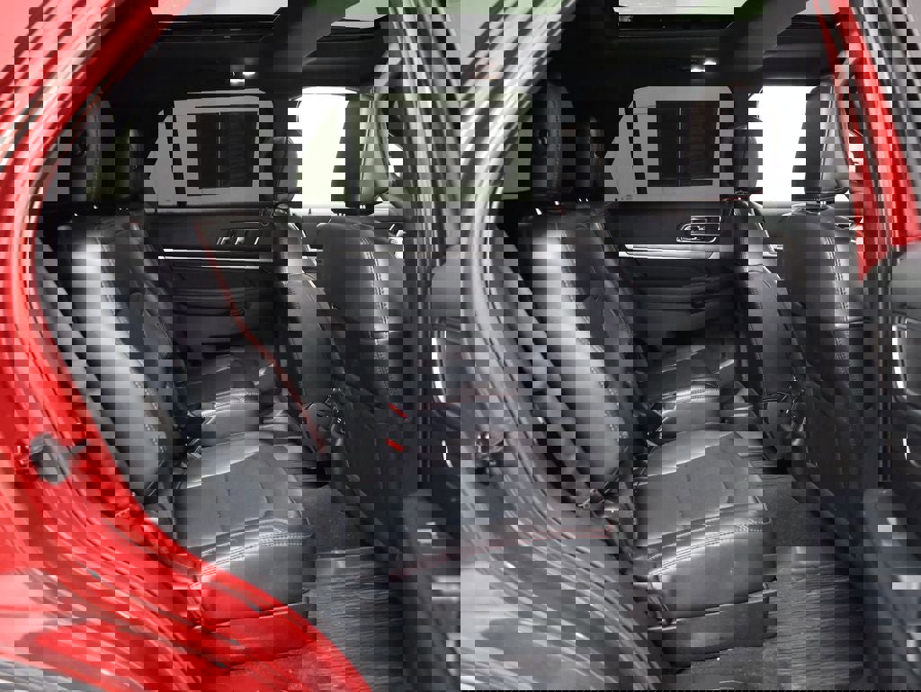 Used 2018 Ford Explorer Sport w/ Equipment Group 401A image 33