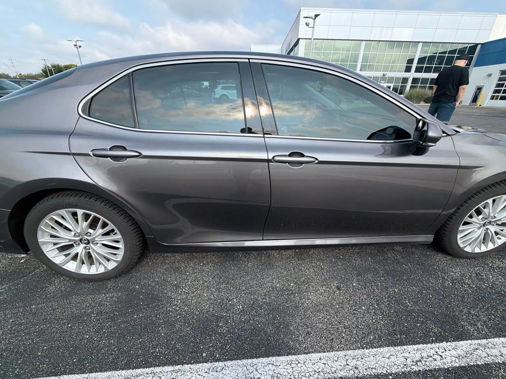 Used 2018 Toyota Camry XLE w/ Audio Package FWD image 7