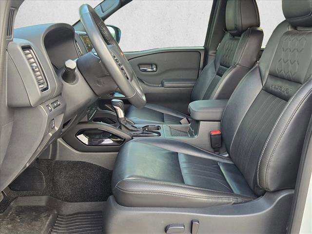 Used 2022 Nissan Frontier PRO-4X w/ Pro-4X Premium Package image 17